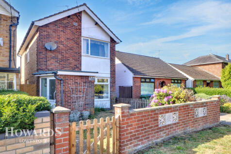 Blackheath Road, Lowestoft 4 bed detached house for sale