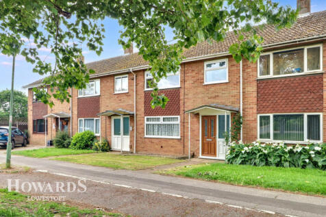 Marham Road, Lowestoft 3 bed terraced house for sale