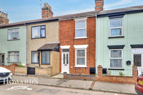 May Road, Lowestoft 3 bed terraced house for sale