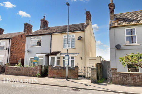 2 bedroom semi-detached house for sale