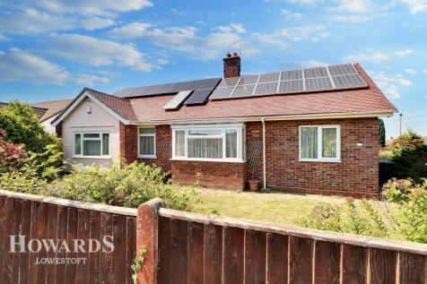 Colville Road, South Oulton Broad 3 bed detached bungalow for sale