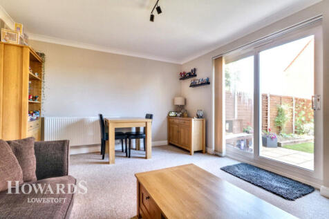 2 bedroom semi-detached house for sale