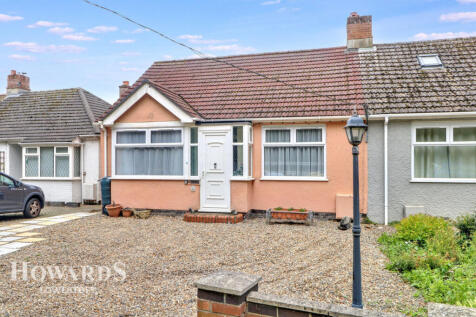 2 bedroom semi-detached bungalow for sale