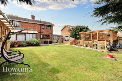 High Beech, Lowestoft 3 bed detached house for sale