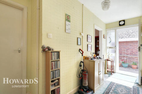 Malvern Rise, Lowestoft 2 bed detached bungalow for sale