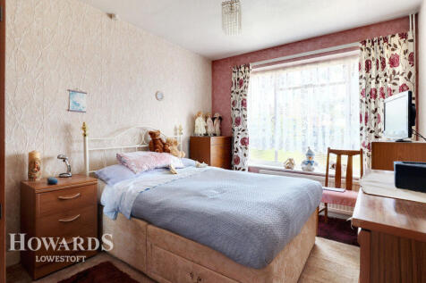 Malvern Rise, Lowestoft 2 bed detached bungalow for sale