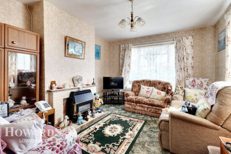 Malvern Rise, Lowestoft 2 bed detached bungalow for sale