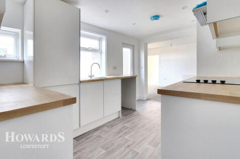 Ipswich Road, Lowestoft 3 bed end of terrace house for sale