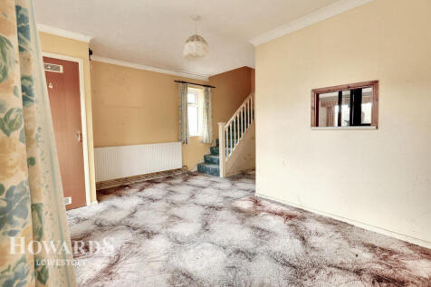 1 bedroom semi-detached house for sale