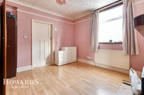 Gorleston Road, Lowestoft 2 bed detached bungalow for sale