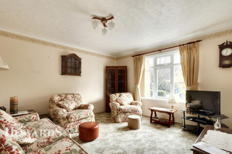 Oatlands Close, Lowestoft 3 bed detached bungalow for sale