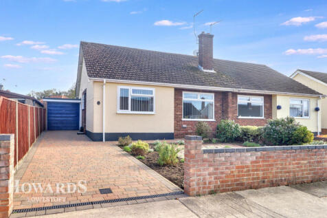 2 bedroom semi-detached bungalow for sale