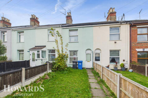 Kirkley Run, Lowestoft 3 bed terraced house for sale