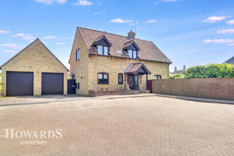 Badgers Holt, Kessingland 2 bed detached house for sale