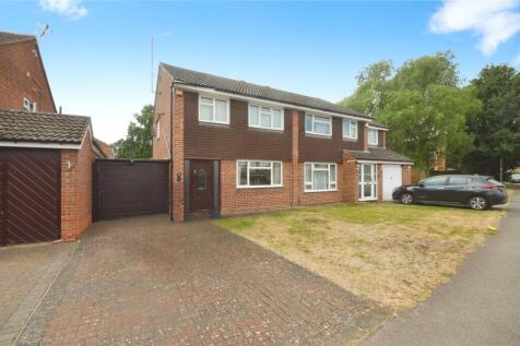 Rowland Way, Buckinghamshire HP19 3 bed semi