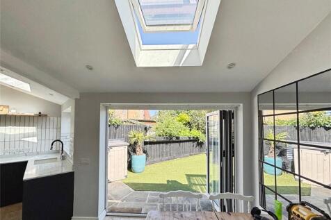 4 bedroom semi-detached house for sale