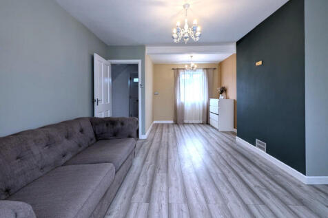 Roosevelt Road, Mansfield, NG17 2 bed semi