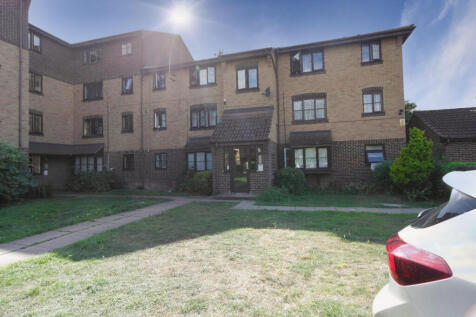 Conway Gardens, Grays, RM17 Studio for sale
