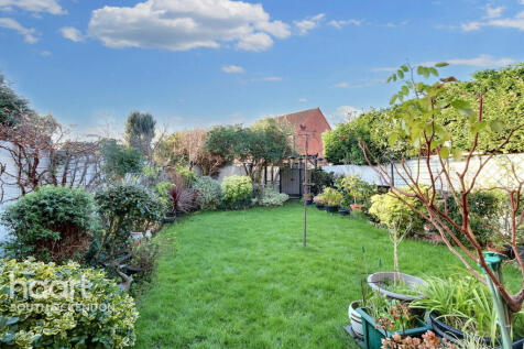 Medlar Drive, South Ockendon 4 bed detached house for sale
