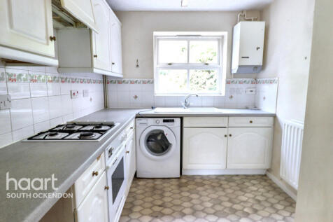 Whitebeam Drive, South Ockendon 3 bed semi