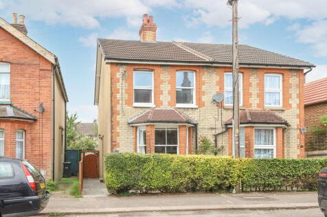 2 bedroom semi-detached house for sale