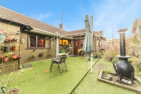 2 bedroom detached bungalow for sale