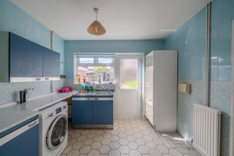 Byron Place, Cwmbran NP44 3 bed terraced house for sale