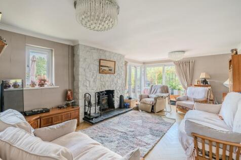 Manor Road, Pontypool NP4 4 bed detached bungalow for sale