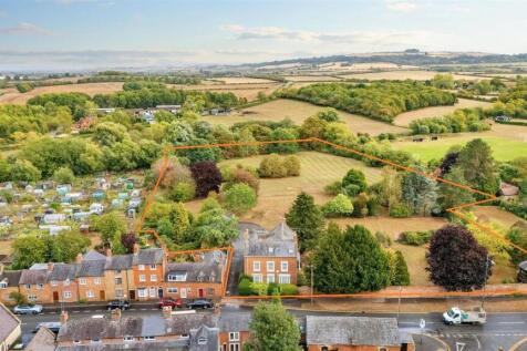 6 bedroom detached house for sale