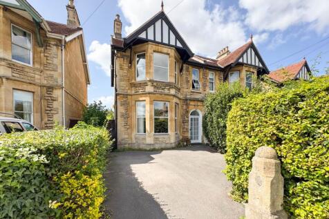 4 bedroom semi-detached house for sale