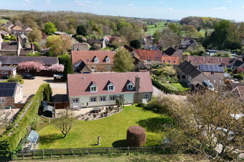 Stretton 4 bed detached house for sale