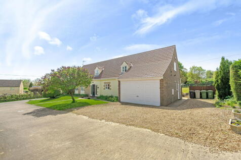 Stretton 4 bed detached house for sale