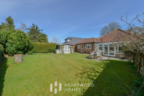 5 bedroom detached bungalow for sale