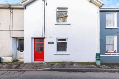 Terraced house for sale