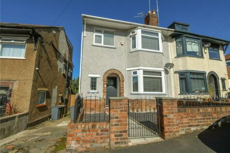 3 bedroom semi-detached house for sale