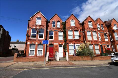 5 bedroom terraced house for sale