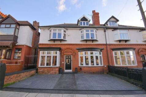 5 bedroom semi-detached house for sale
