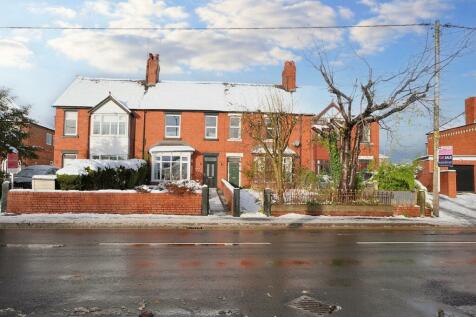 4 bedroom terraced house for sale