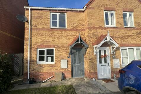 2 bedroom semi-detached house for sale