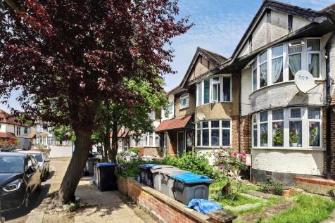 1 bedroom ground floor flat for sale