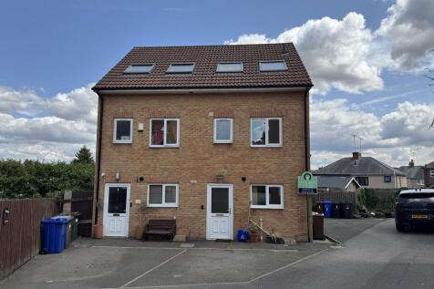 7 Welland Gardens, Elsecar, Barnsley... 3 bed semi