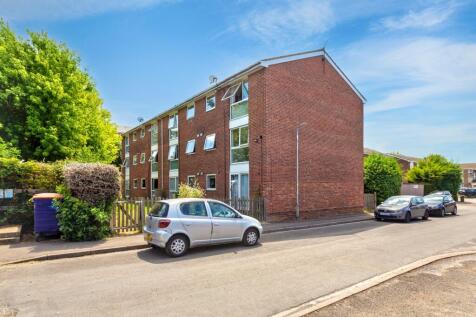Flat 12, Earls Court, The Mall... 2 bed flat for sale