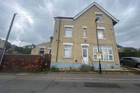 8 and 8A Victoria Road, Stocksbridge... 4 bed detached house for sale