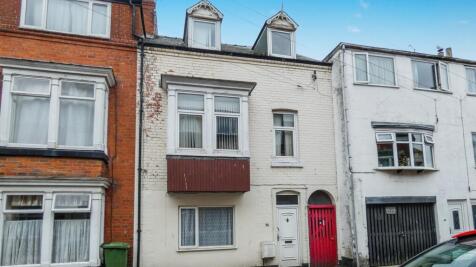 1 bedroom ground floor flat for sale