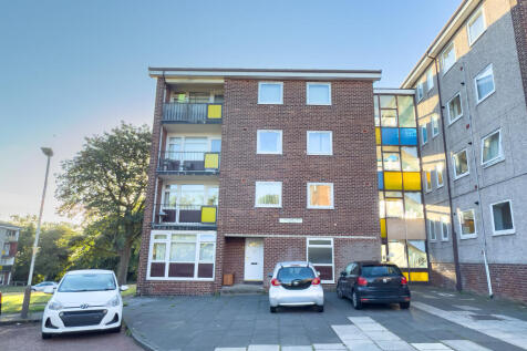 Apartment 28 Wellington Court... 3 bed flat for sale