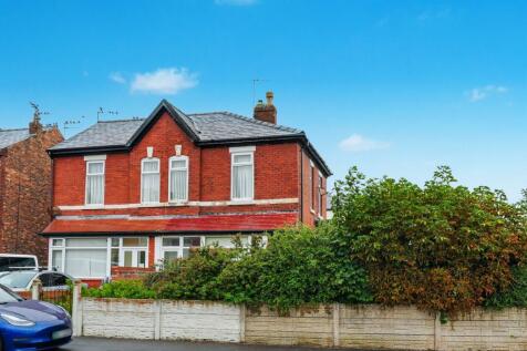 No. 53 Hart Street, Southport... 2 bed semi