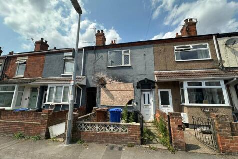 69 Neville Street, Cleethorpes DN35 7PZ 3 bed terraced house for sale