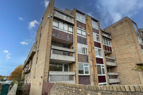 14 Waterloo Court, Washington NE37 3DX 1 bed flat for sale