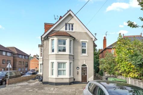 Flat 5, 42 Frimley Road, Camberley... 2 bed flat for sale