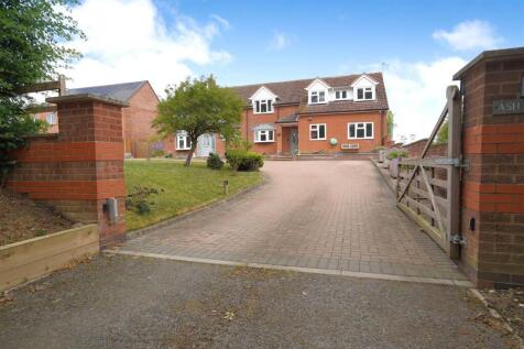 6 bedroom detached house for sale